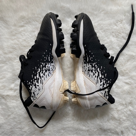 Under Armour baseball cleats - Picture 4 of 6